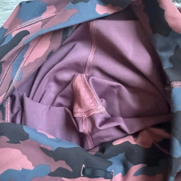 Lululemon 14 Wunder Train High-Rise Tight 28" Heritage 365 Camo Smoky Red Multi - Picture 6 of 6